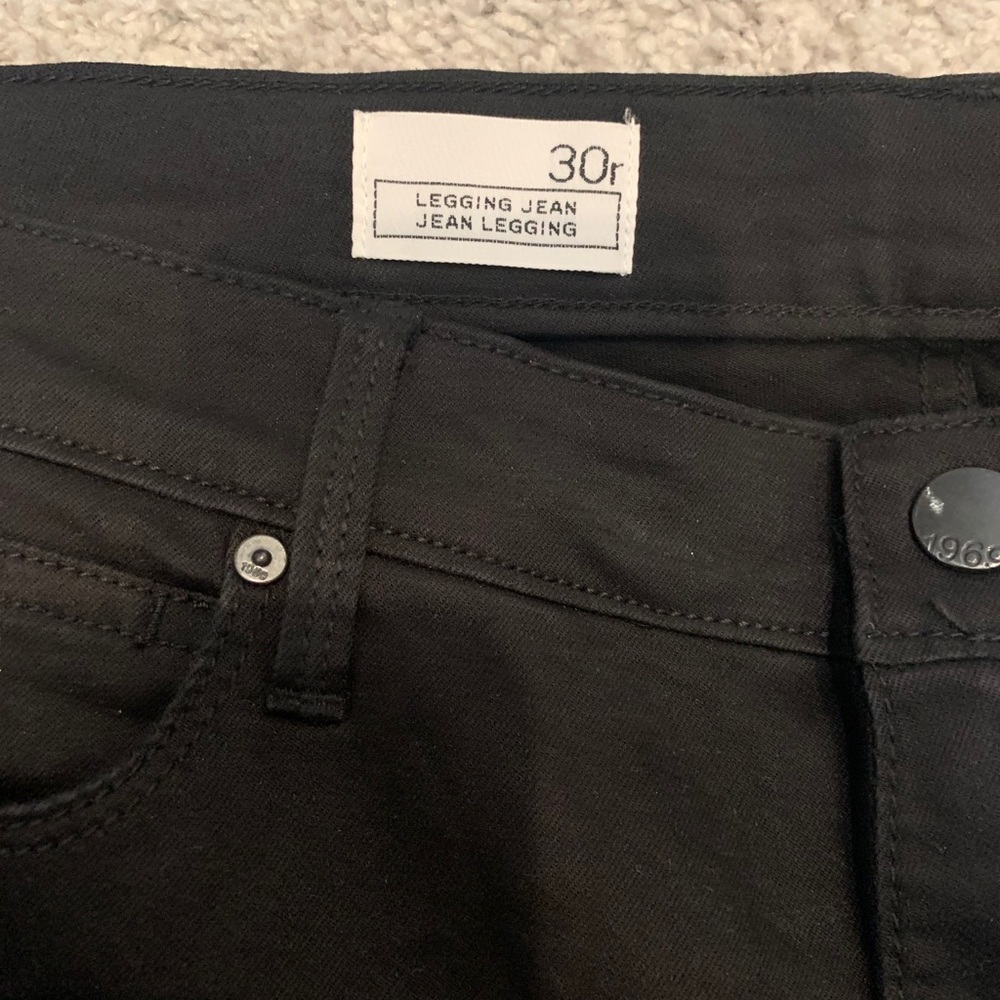 NWT. GAP Super Skinny Legging Jean.